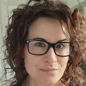 Meet your Posher, Daphne